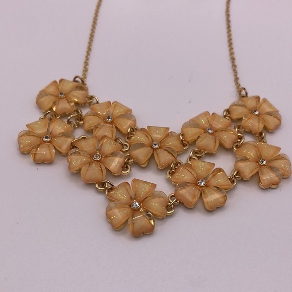 NWT Lux pink flower & rhinestone necklace & earring set - Picture 2 of 5